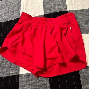 Track that mid-rise short